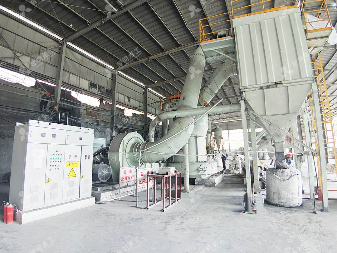 黎明重工粉磨装备生产基地与装配车间